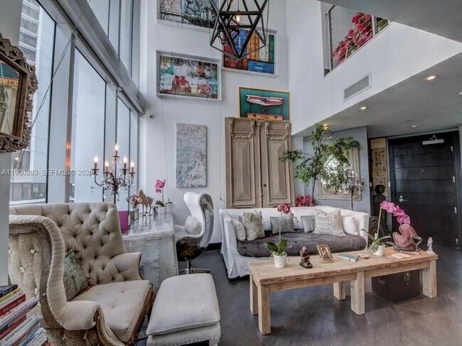 Building Photo - 200 Biscayne Blvd Way