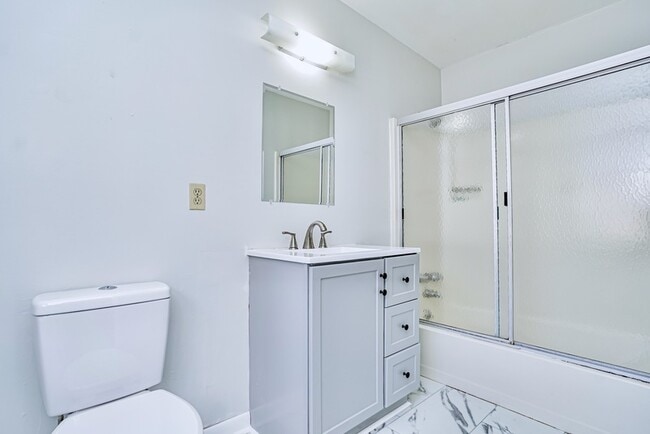 Building Photo - 105 Brandybrook Ln