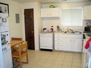 Building Photo - SINGLE FAMILY HOUSING - 2 bed/1 bath in Orem