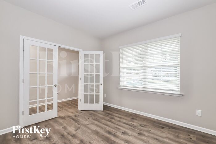 Building Photo - 341 Willowbrooke Way