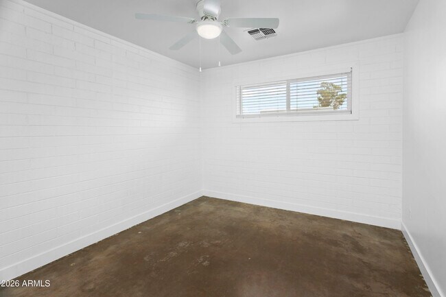 Building Photo - 1646 E McKinley St