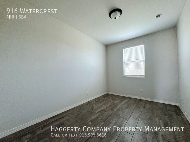 Building Photo - 916 Watercrest-