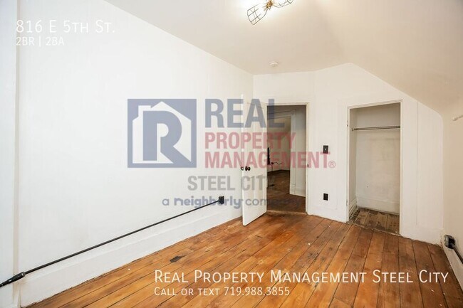 Building Photo - 816 E 5th St