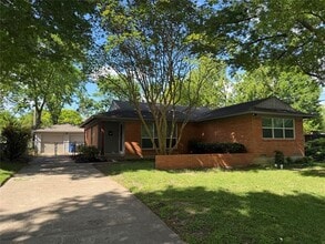 Building Photo - 888 Berkinshire Dr