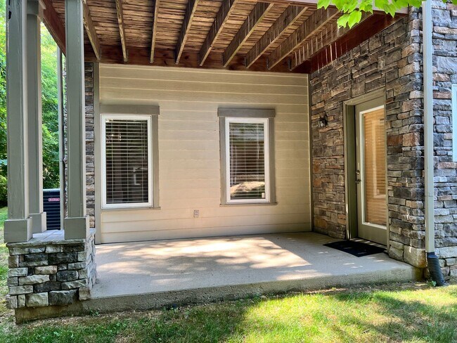 Building Photo - 320 Old Hickory Blvd