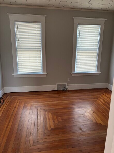 Building Photo - 22 Whittlesey Ave