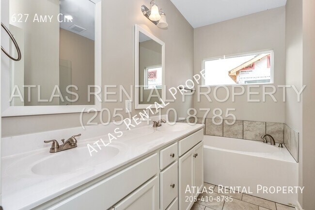 Building Photo - 627 Amy Circle Tuscaloosa, AL 35404
