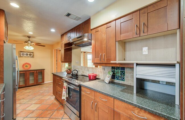 Building Photo - 6030 Willowbend Blvd