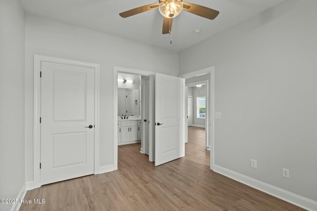 Building Photo - 400 Lighthouse Ln