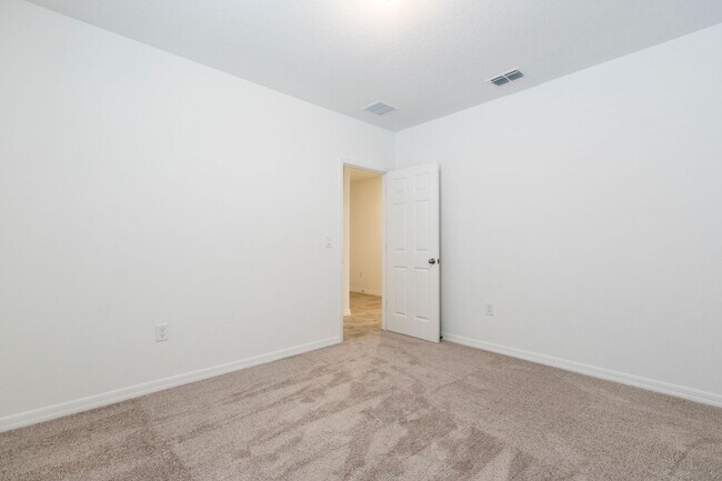 Building Photo - 4/3  Lawson Dunes in Haines City