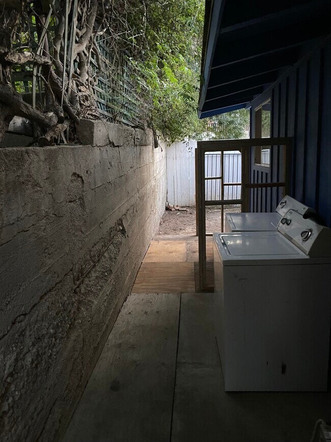 Building Photo - 511 Harding Ave