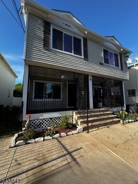 Building Photo - 115-117 16th Ave