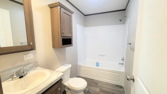 Building Photo - 531 Iowa