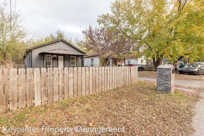 Building Photo - 3 br, 1 bath House - 443 S 53rd West Ave