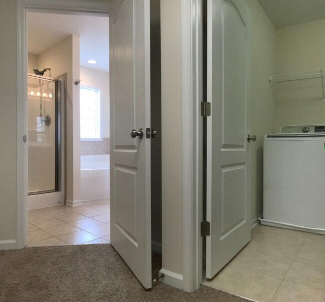 Building Photo - Regal Home on Regatta Way!