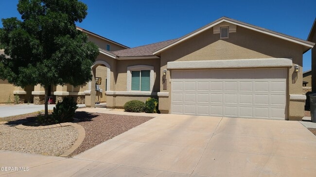 Building Photo - 3893 Loma Brisa Dr