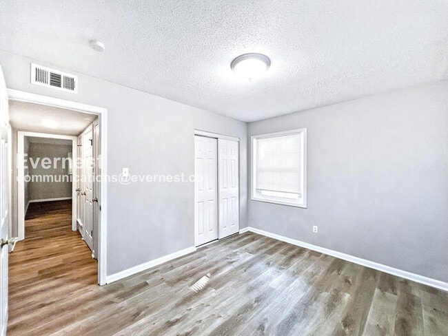 Building Photo - 8614 Bunker Hill Dr