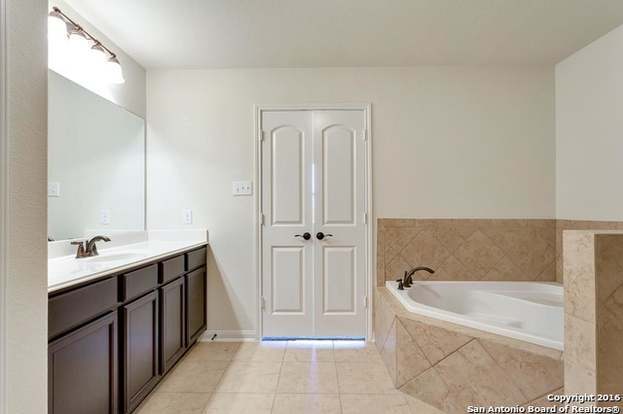Building Photo - 7810 Creekshore Cove