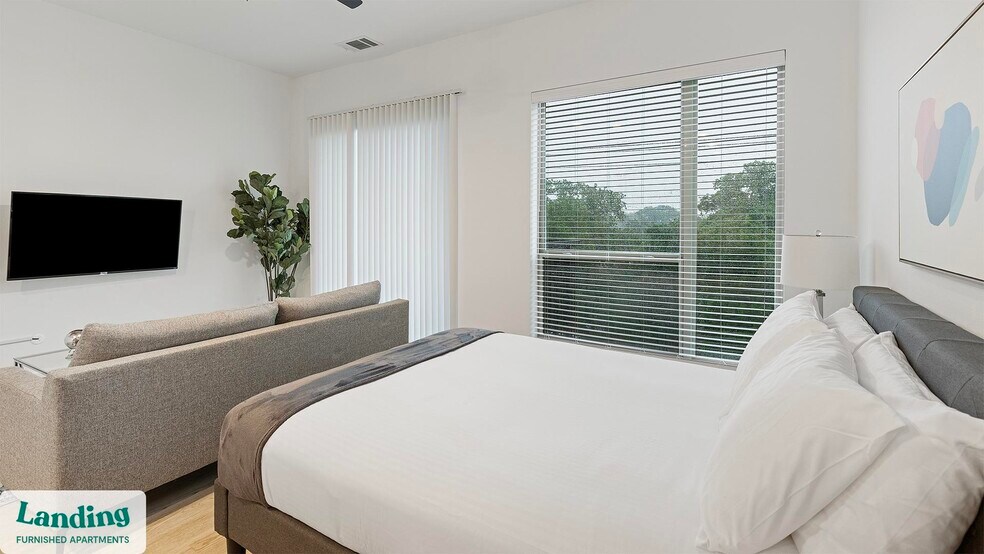 Building Photo - 650 E Sycamore St