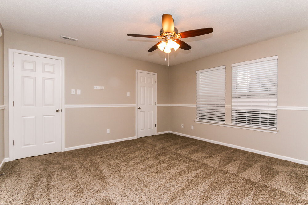Building Photo - 2425 Woodmont Ct