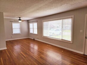 Building Photo - Charming Bunglow in Delaware Neighborhood Close To MSU & Mercy Hospital