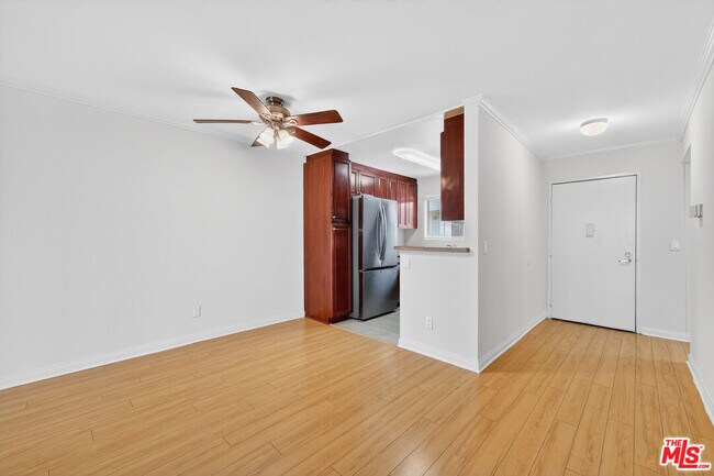 Building Photo - 21450 Burbank Blvd