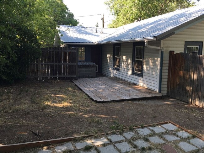 Building Photo - 368 NW Hunter Pl