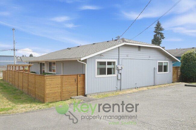 Building Photo - 10201-10203 17th Ave SW