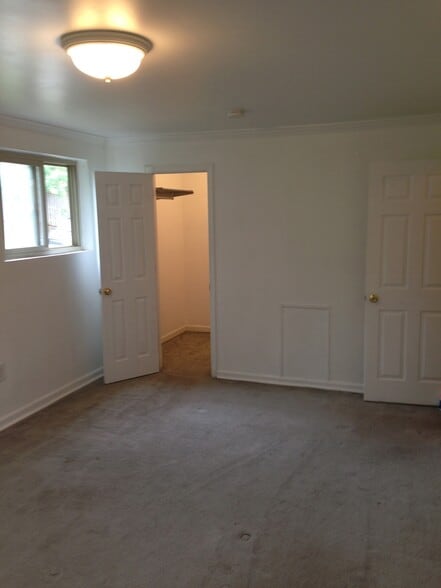 Master Bedroom - 2610 Wade Rd SE