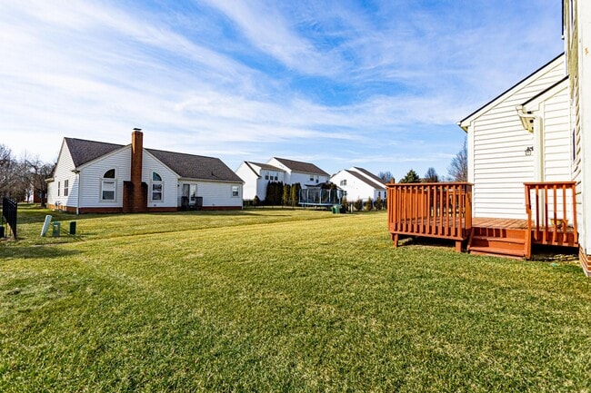 Building Photo - 5830 Prospect Ln