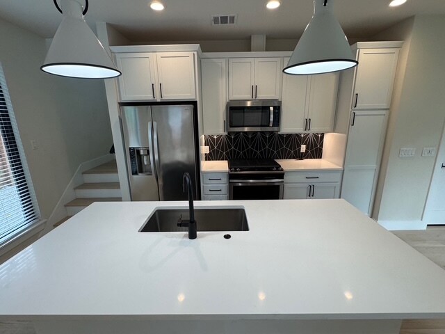 Building Photo - 1101 1/2 Fiesta St