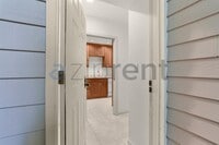 Building Photo - Unit C3