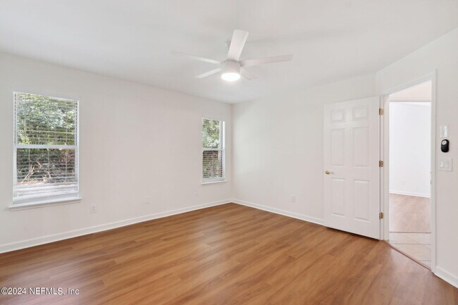 Building Photo - 1181 Westwood Dr