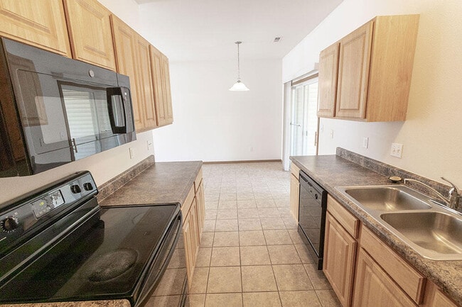 Building Photo - 1641 Citadel Dr