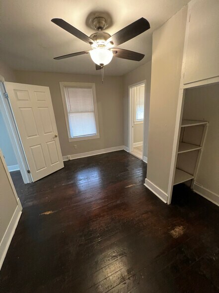 Building Photo - 1627 Lacy St