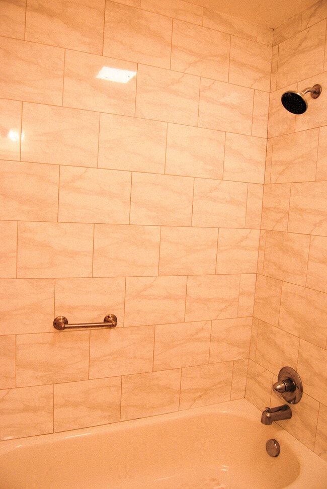 Building Photo - 3932 Creekwood Ln