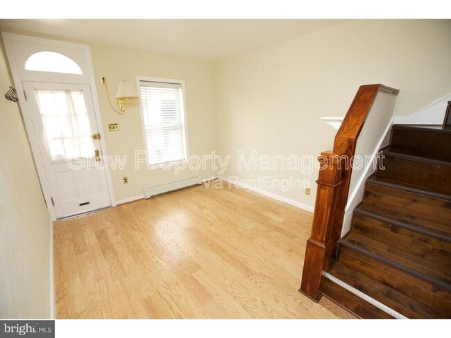 Primary Photo - 2416 Manning St
