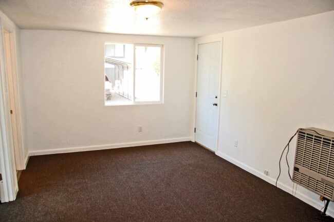 Building Photo - Nice cottage in Tuolumne