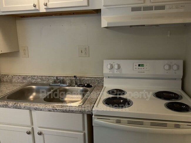 Building Photo - 3015-1D Idlewild Dr