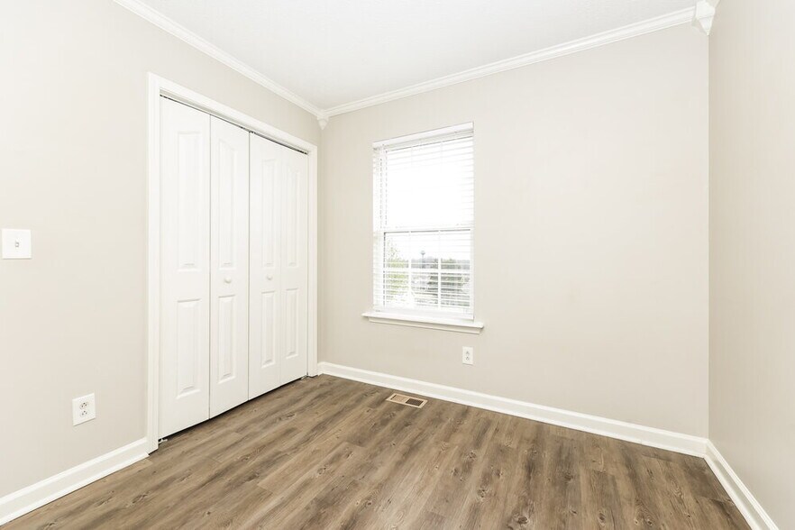 Building Photo - 1435 Tuffnell Dr