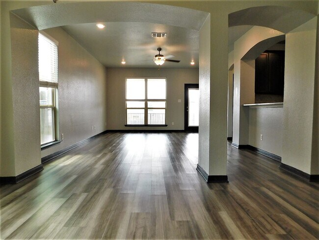 Building Photo - 3405 Addison St