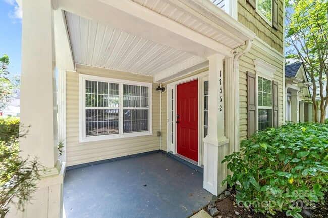 Building Photo - 17562 Caldwell Track Dr