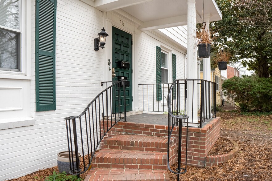 Building Photo - 314 N Shore Rd