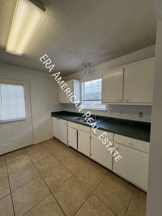Building Photo - 953 Southern Oaks Ct