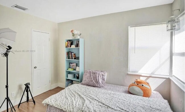 Building Photo - 2552 Wiley St