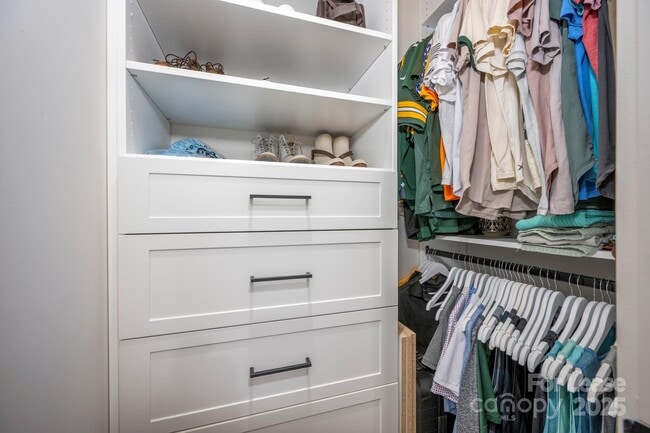 Building Photo - 1033 Wesley Terrace Ave