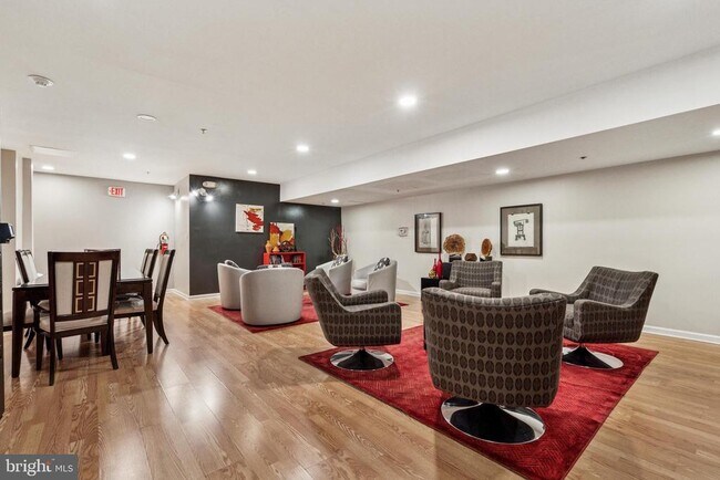 Building Photo - 1324 Locust St