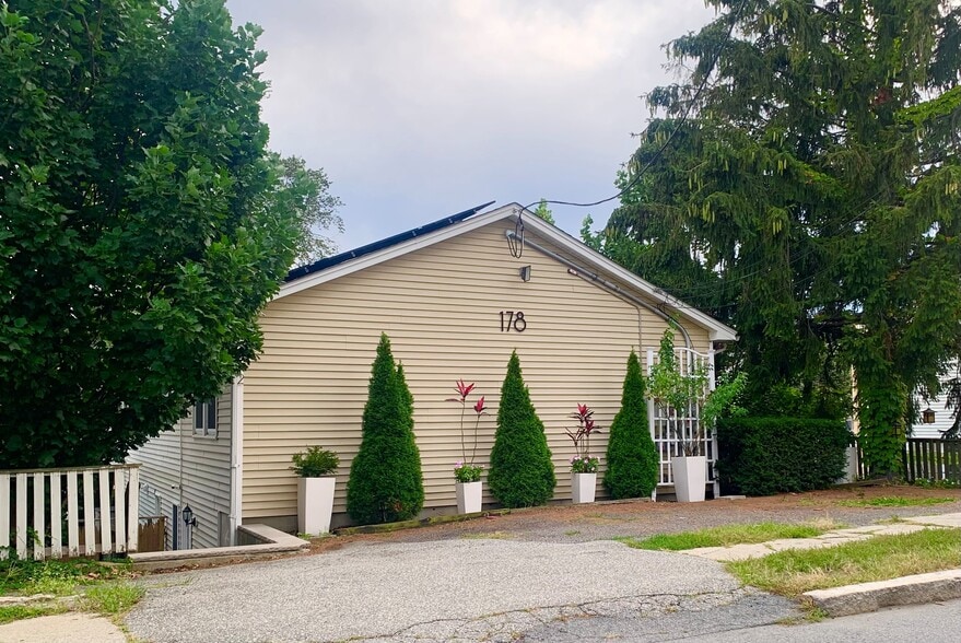 Primary Photo - 178 Mountain Ave