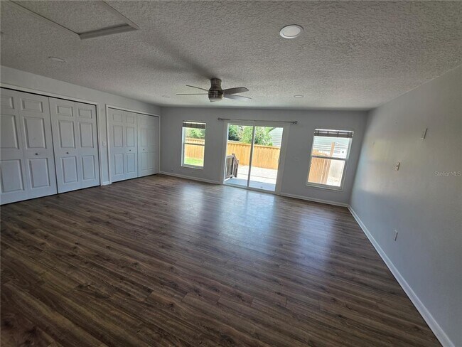 Building Photo - 8 Poinsettia Dr