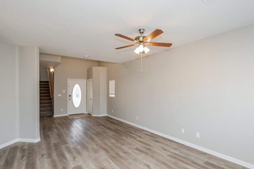 Building Photo - 8853 Red Fox Dr